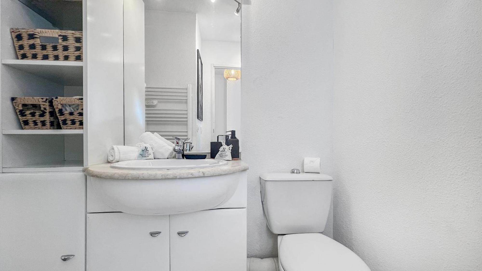 Homey Wild - Proche Gare Et Tram - Proche Centre - Balcon Prive - Parking Prive - Wifi Gratuit Annemasse Ngoại thất bức ảnh