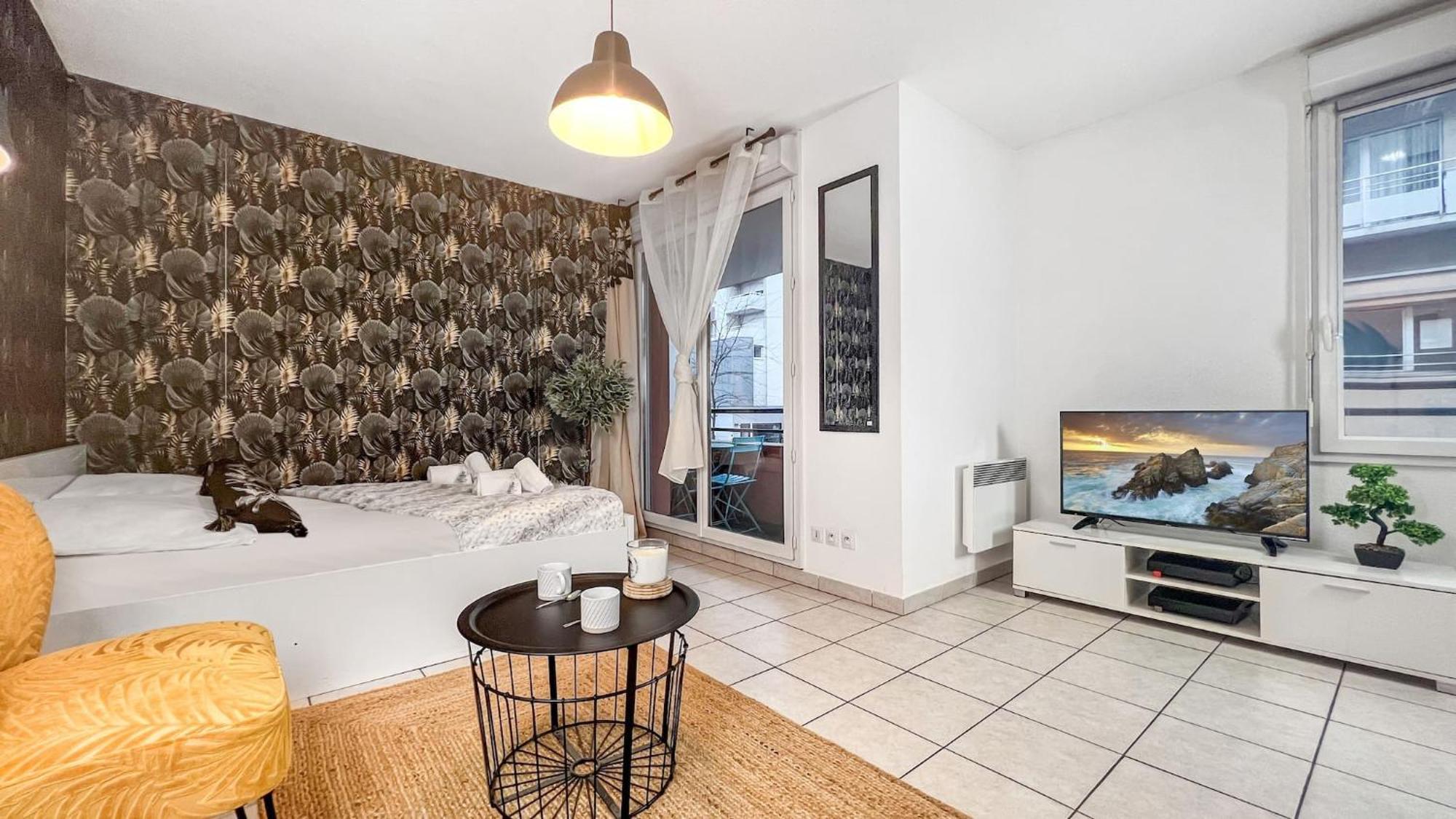 Homey Wild - Proche Gare Et Tram - Proche Centre - Balcon Prive - Parking Prive - Wifi Gratuit Annemasse Ngoại thất bức ảnh